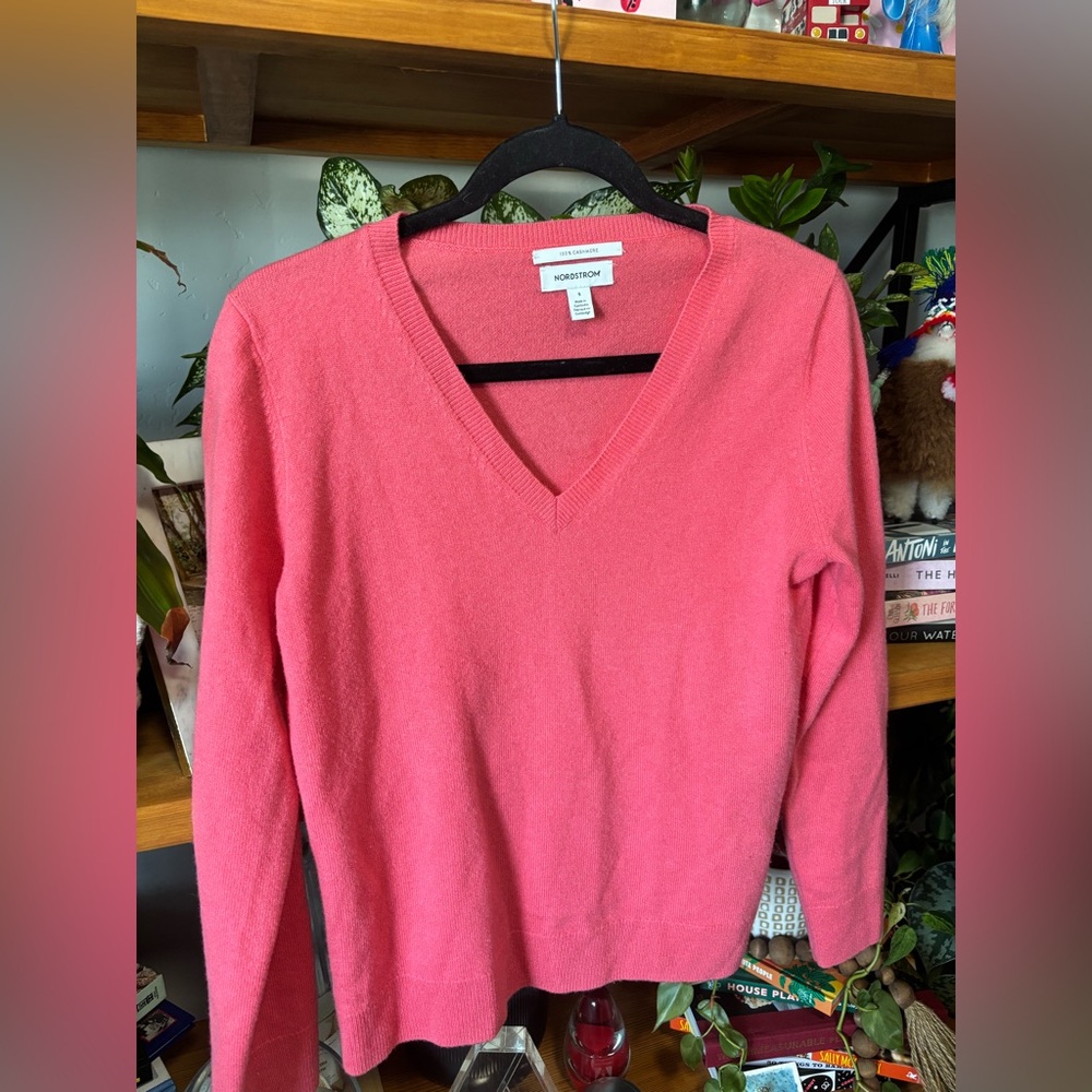 Nordstrom Women's Pink Cashmere V-Neck Sweater